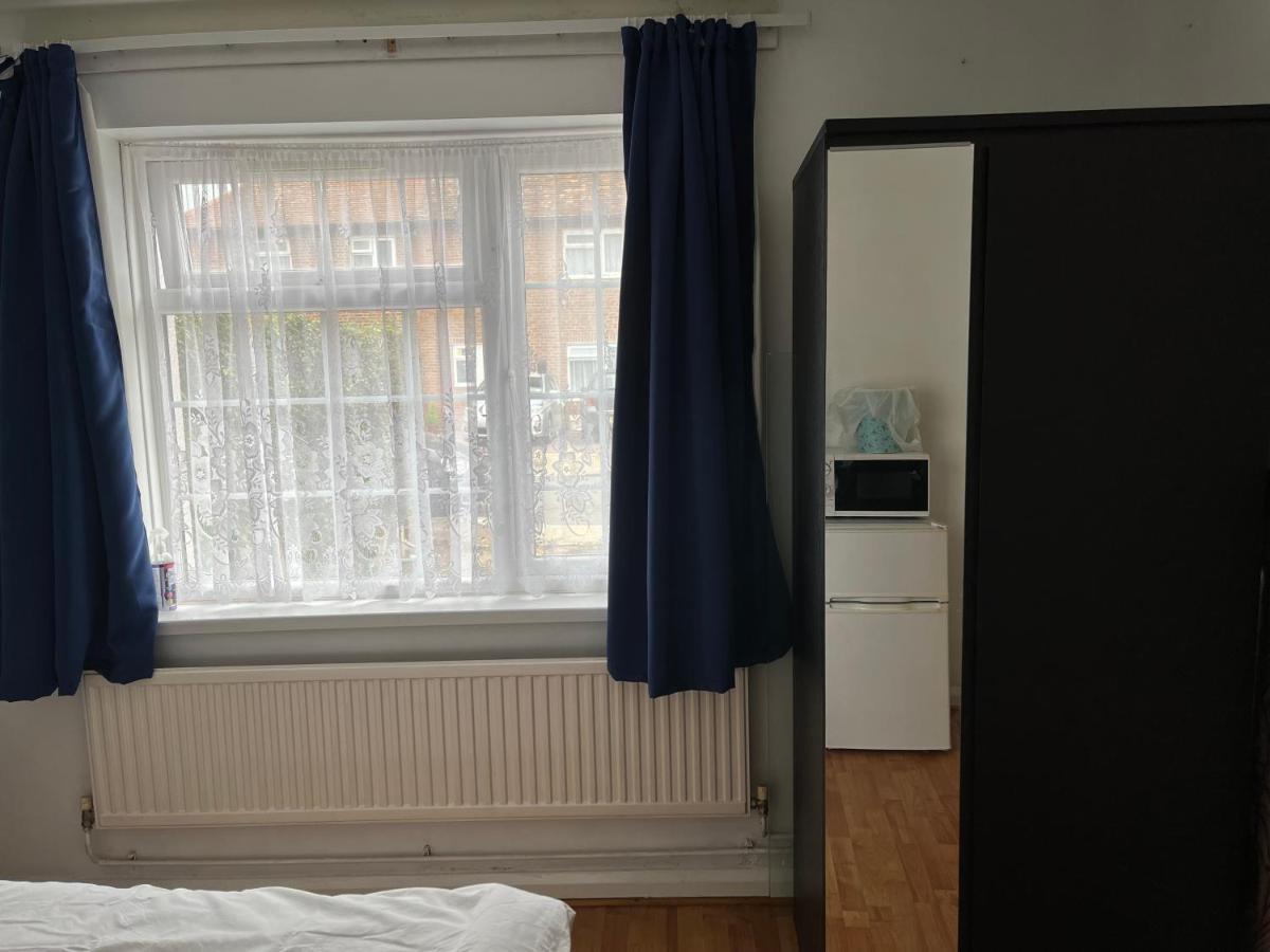 Large Double Bedroom With Free On Site Parking Проживание в семье Кингстон на Темзе